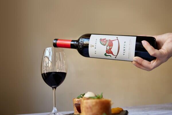 Inbjudan till VinoFika med vinet "El Sueco"