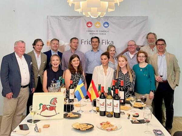 Vinofika con vino 'El Sueco' y Virtus Winery